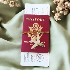 Faire-part de mariage passeport de luxe noir et feuille dorée - RSVP sur la carte d'embarquement - Mariage à destination - Thème du voyage - Faire-part de style passeport