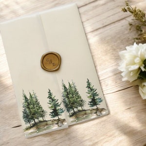 Avvolgimento in pergamena sempreverde della foresta di pini, giacca da sposa in pergamena 5x7, giacca in pergamena rustica, involucro stampato con albero di montagna per inviti fai da te