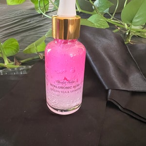 Hyaluronic Acid Serum with Green Tea / Collagen Peptides