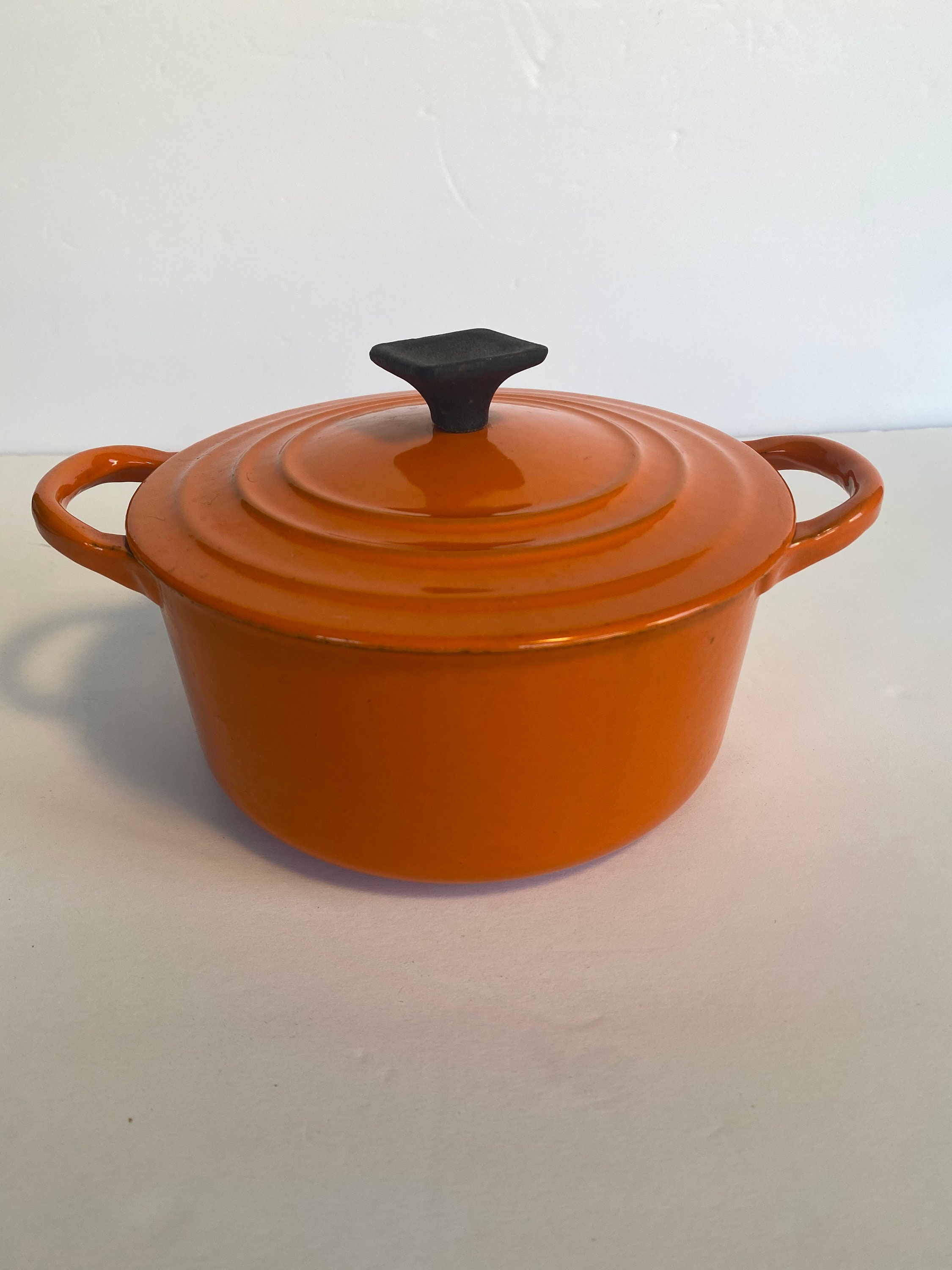 Le Creuset Signature 3.5 Qt Berry Cast Iron Dutch Oven ~ Copper Knob ~ NIB