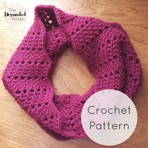 Spacey Chevrons Cowl. Crochet Pattern PDF Digital Download. Easy Crochet Scarf, Ripple