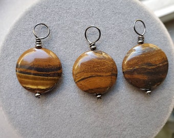 Tigers eye pendant for courage, strength, stamina and creativity. Stone for men, natural gemstone, gift for him, talisman for manifesting