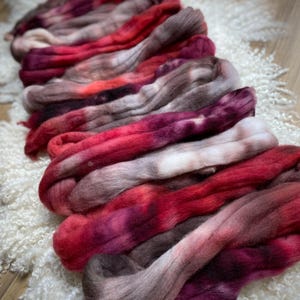 Hand Dyed Falkland Island Combed Wool Tops - Spinning Fibre - Weaving 'Ruby Chocolate'  100g
