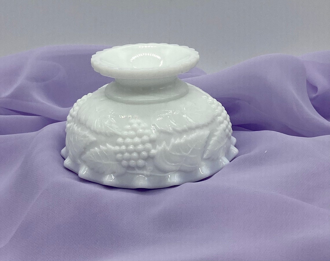 Vintage Westmoreland Grape Pattern Milk Glass Small Bowl - Etsy