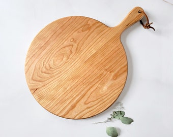 Charcuterie Board / Cherry / Round Paddle Board