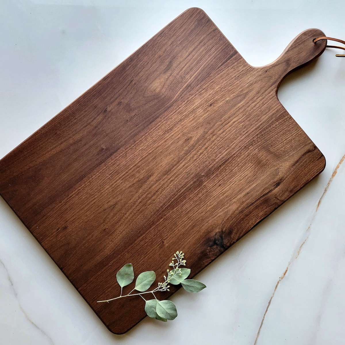 Charcuterie Board / Black Walnut / Extra Large Paddle Board