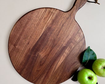 Charcuterie Board / Black Walnut / Round Paddle Board