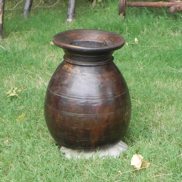 Vintage kleine Wasser holz Topf Gefäß Vase Bauernhaus Stil Dekor alter Töpfe Hochzeit Dekor Tischtopf hellbraun Holztopf, Himachal Topf