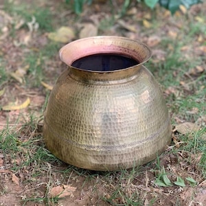 Brass artware vintage water pot/rare brass pot/vintage water pot/Vintage water pot/brass art/brass vintage/indian vintage/pot with patina