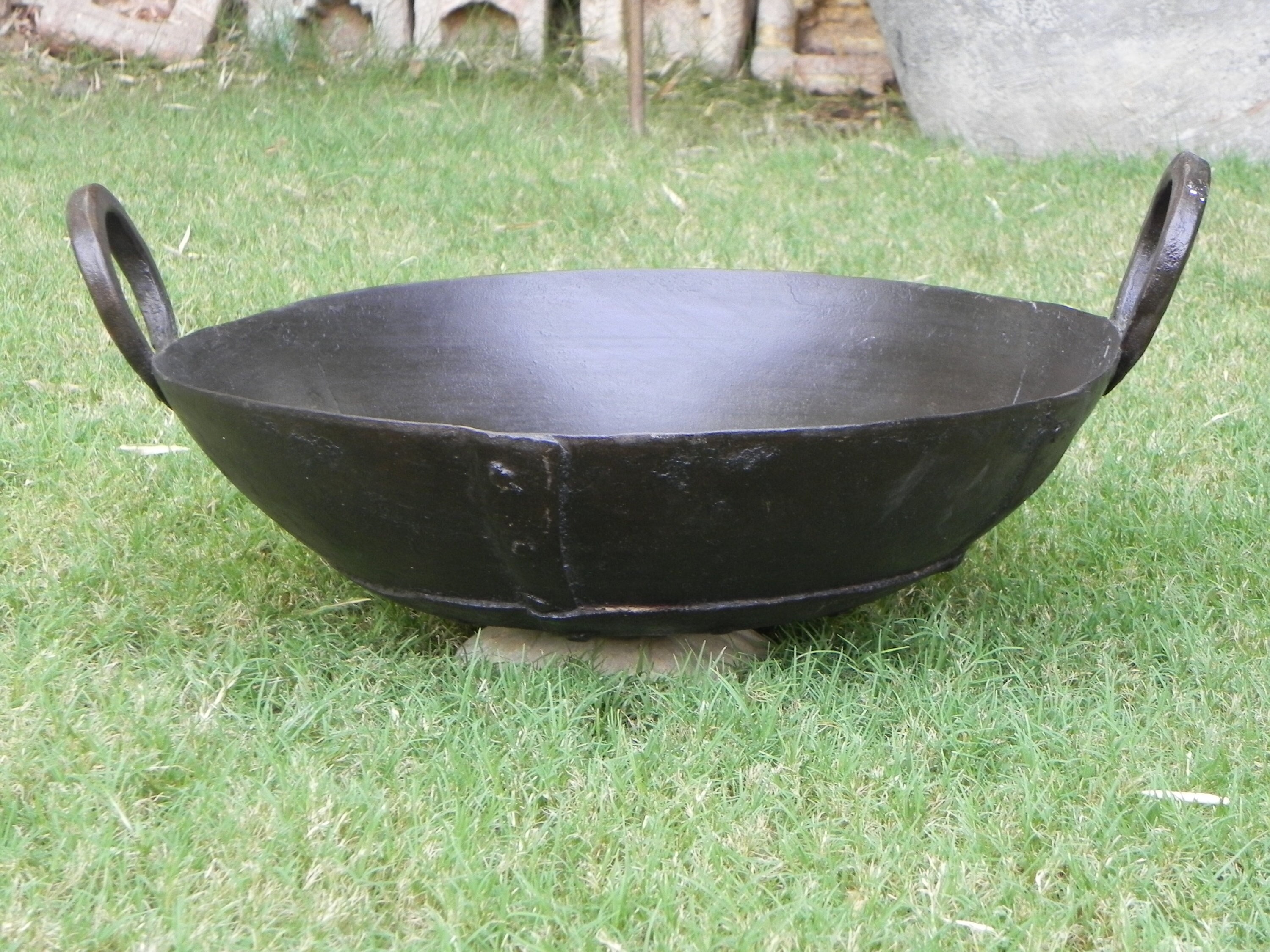 Traditional Cast Iron Kadai for Cooking (8 to 12 Inches) – Santhi