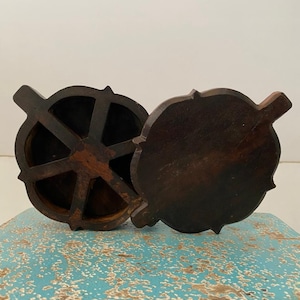 Holz geschnitzte neue Gewürzdose kopiert aus alter Gewürzdose/ Holzfarbendose / indische Kunst / indische Handarbeit / dekorative Gewürzdose.