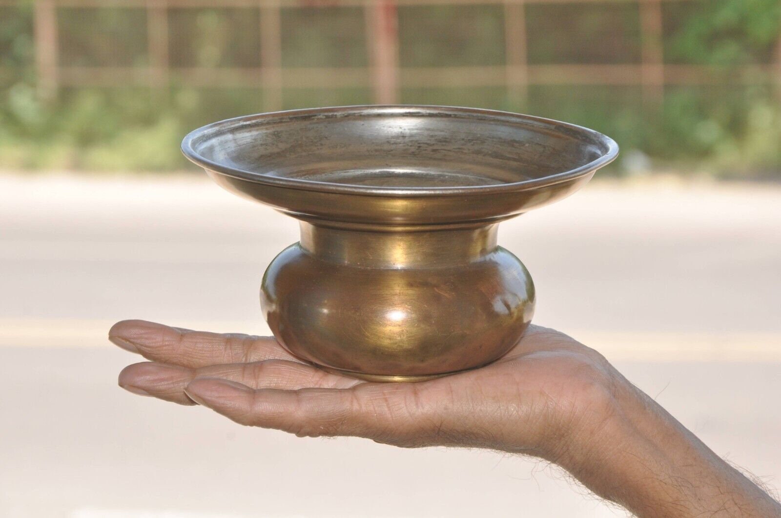 Brass Handcrafted Unique Shape Betel Nut Spitting Bowl/vintage