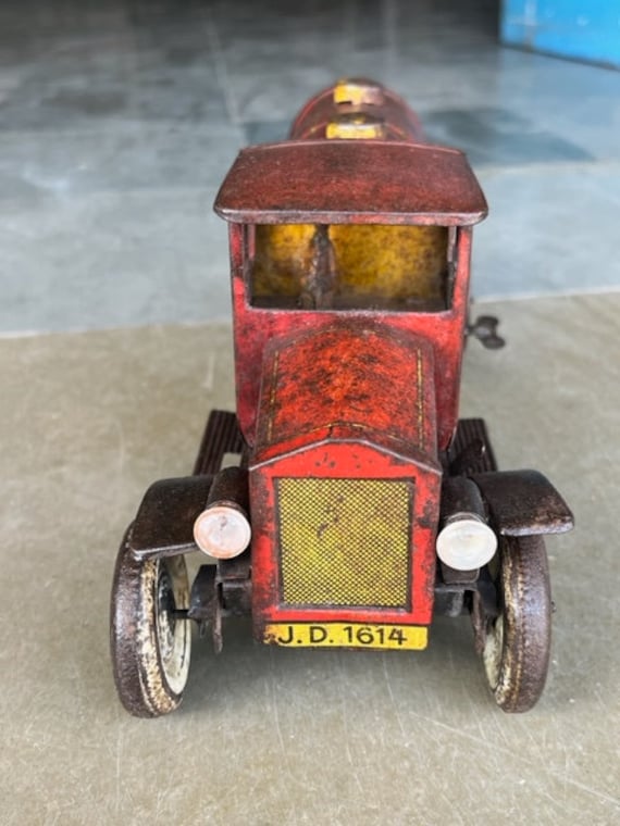 Rare Vintage Wind up Distler Shell JD1614 Litho Tin Truck