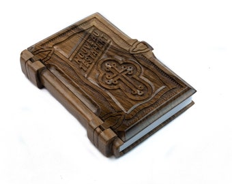 Hand Carved Walnut Wood New Testament contemporary French version 7.7" 412pages wood cover New testament bible wood NT