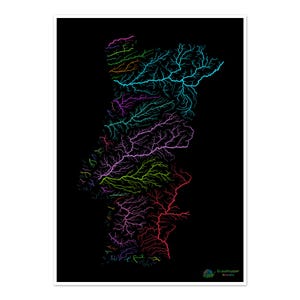 Portugal - Mapa de cuencas fluviales, arcoíris sobre fondo negro - Impresión de bellas artes