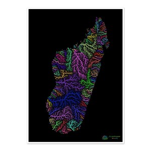 Madagascar - Mapa de la cuenca hidrográfica, arcoíris sobre fondo negro - Impresión de bellas artes