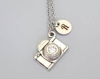 Personalized camera charm necklace, photographer gifts, camera gift for women, boyfriend gift (P19)