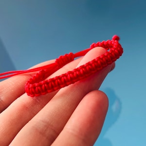Baby / Neugeborenes rotes Armband