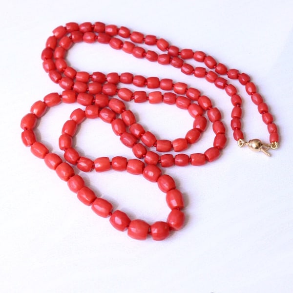 Vintage Faceted Red Coral Necklace