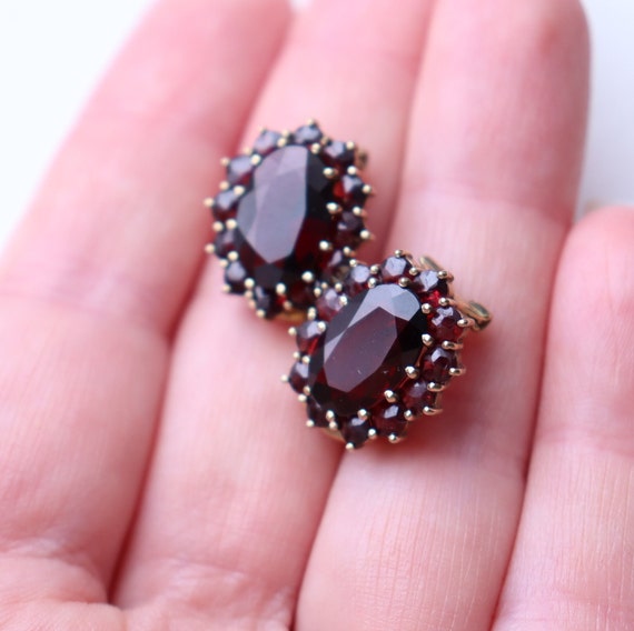 Vintage Faceted Garnet Set of Earrings and Pendan… - image 4