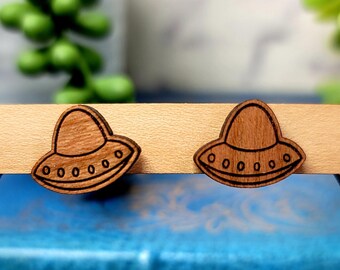 Alien Abduction Earrings, UFO Gifts, UFO Earrings, Flying Saucer, Alien Gifts, Alien Earrings, Alien Abduction Cow, Alien Abduction Art