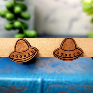 Alien Abduction Earrings, UFO Gifts, UFO Earrings, Flying Saucer, Alien Gifts, Alien Earrings, Alien Abduction Cow, Alien Abduction Art