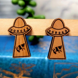 Alien Abduction Earrings, UFO Gifts, UFO Earrings, Flying Saucer, Alien Gifts, Alien Earrings, Alien Abduction Cow, Alien Abduction Art