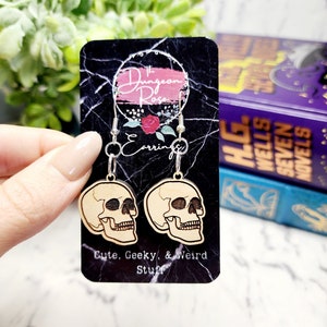 Skull Dangle Earrings, Skull Jewelry, Skull Accessories, Halloween Earrings, Halloween Jewelry, Goth Jewelry, Goth Dangle Earrings
