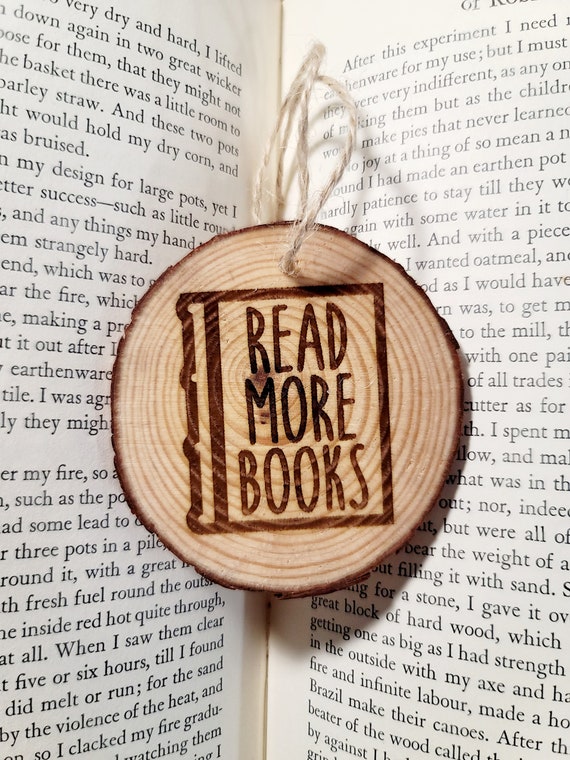 60 Unique Gifts for Book Lovers: The Right Present for Any Reader