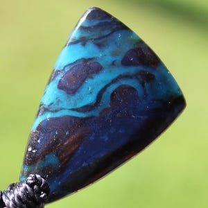 Transparante dubbelzijdige opaal gemaakte ketting blauwe opaal, groene elfen versteend hout, hanger OPAAL, versteend hout