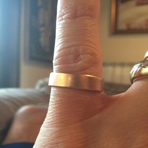 3mm 9ct Rose Gold Hammered Wedding Ring image 10