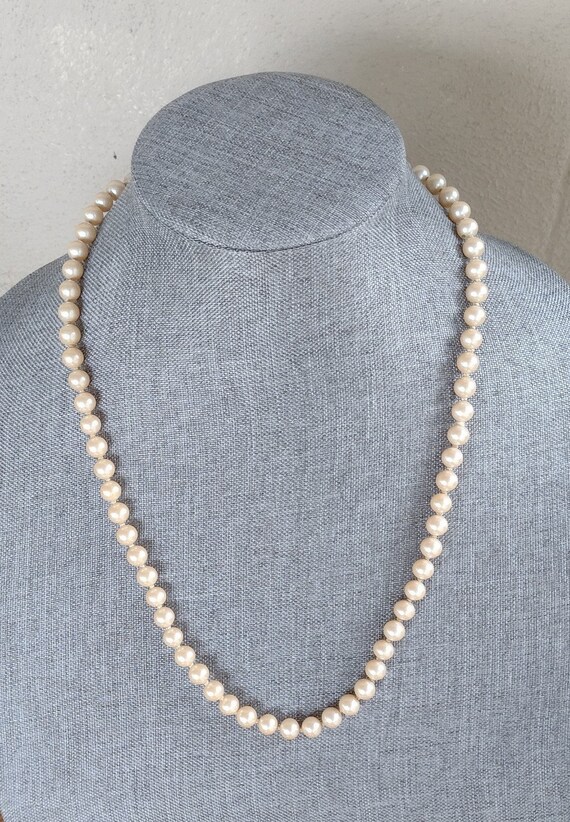 vintage single pearl necklace Gem