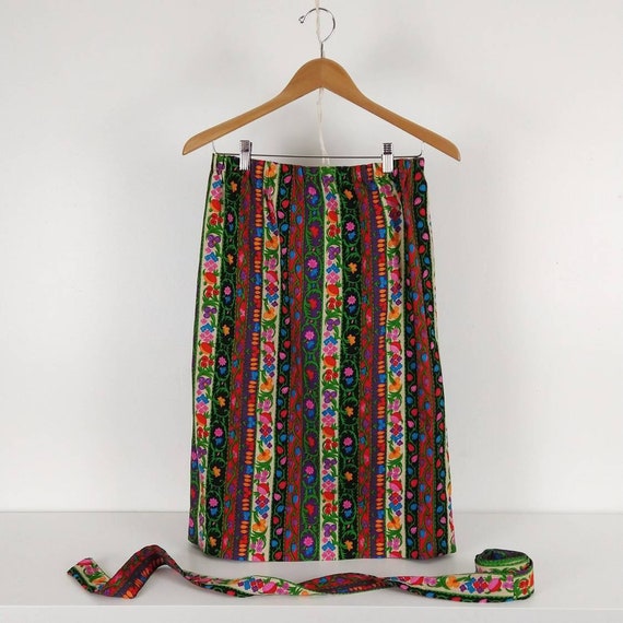 Buy Fashionable Folky Bright Floral Striped Border Handmade Online