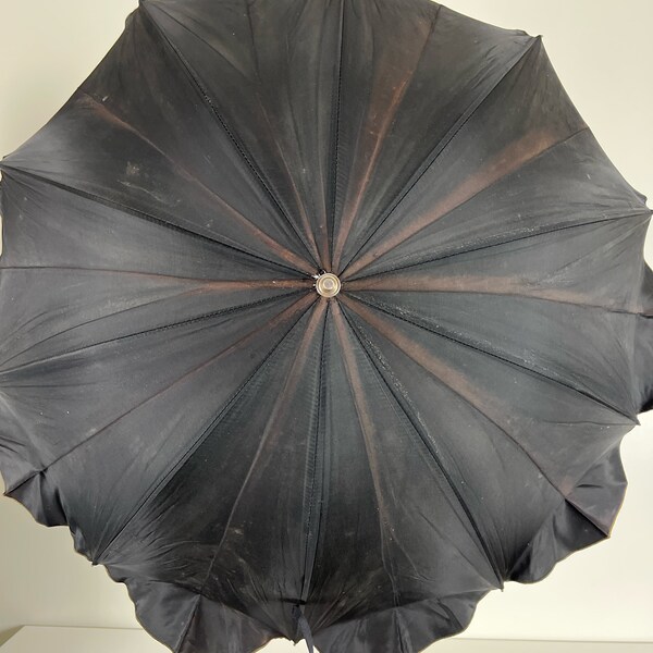 Dusty Black Scalloped Edge Vintage Small Umbrella