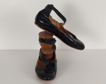 Jane Austen Inspired Black Leather Slipper Style Shoes