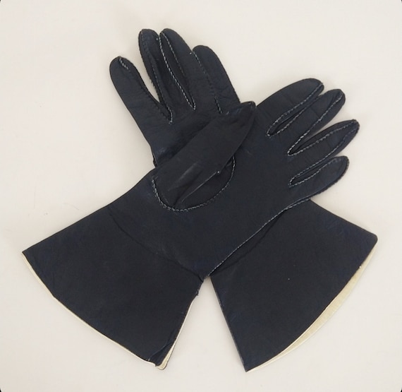 Navy and Ivory Vintage Leather Driving Gloves - image 1