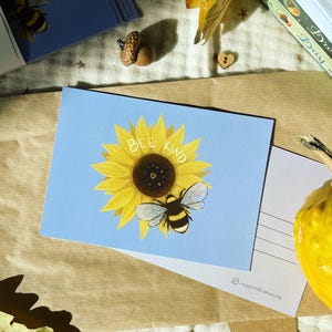 Cartão postal “Bee kind”