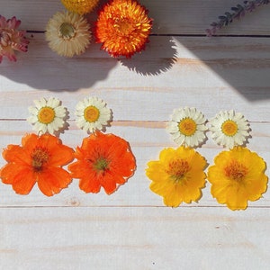 Dried flower handmade resin earrings, Pressed cosmos earrings, Botanical earrings, Real flower earrings, Hypoallergenic earrings