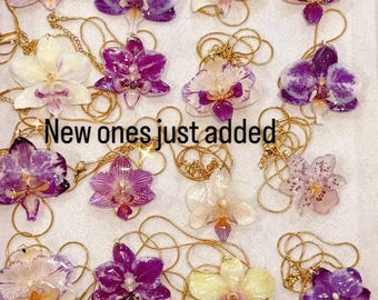 Dried Orchid Resin Necklace, 18k Gold Plated Chain, Lightweight Floral Jewelry, Mother’s Day Gift, Spring Jewelry
