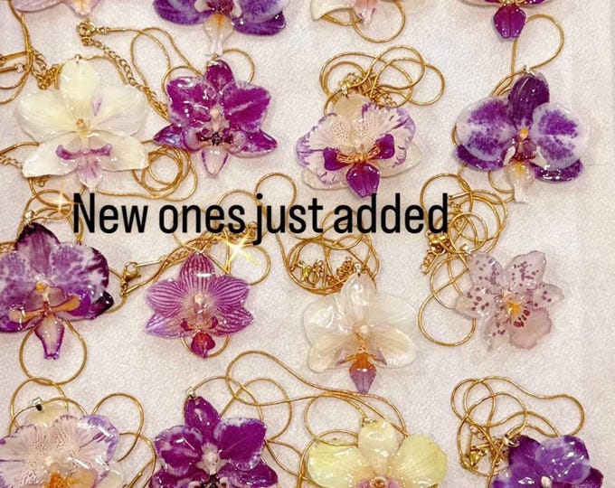 Dried Orchid Resin Necklace, 18k Gold Plated Chain, Lightweight Floral Jewelry, Mother’s Day Gift, Spring Jewelry