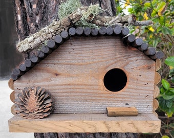 Vogelhuis handgemaakt van hergebruikt natuurlijk cederhout, uniek geschenk