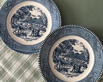 Platos vintage de loza azul transferida: Escena "Cosecha" de Currier and Ives, juego de dos