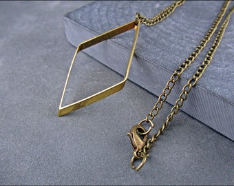 Large diamond - geometric figures chain brass