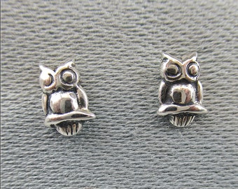 Cute owl stud earrings made of 925 sterling silver