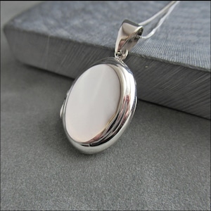 London - Schönes ovales Medaillon mit kleinem Rand aus echt 925er Sterling Silber mit 925er Silberkette (optional) SMED-06