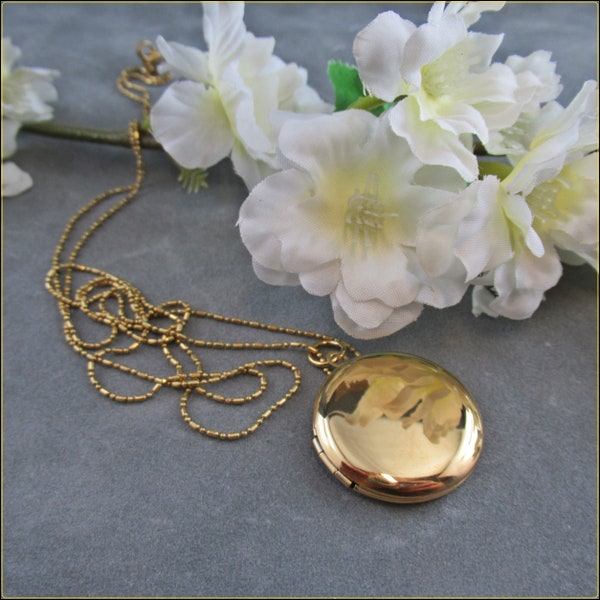 Rundes mit Echtgold vergoldetes  Medaillon aus Edelstahl an langer Halskette 80 cm