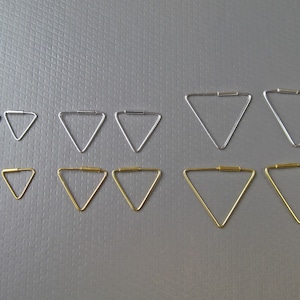 Kleine Echt Silber Dreiecke Ohrringe verschiedene Größen in den Farben Silber, Gold oder Rosé