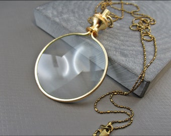 Warm gold tone - magnifying glass on the chain, 2.5x magnification