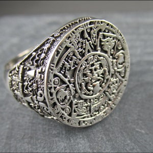 Mooie massieve Maya Azteken kalender 925 zilveren ring diverse maten mannen en vrouwen.
