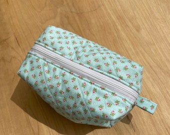 Handmade Quilted Makeup/Toiletry Bag | Dainty Floral Turqoiuse